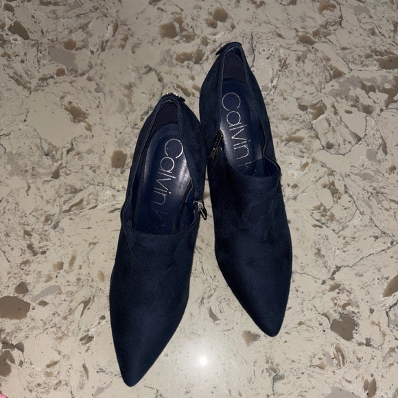 Calvin Klein Women’s Navy Blue Suede Heeled Booties Sz 8.5 M - Picture 1 of 7
